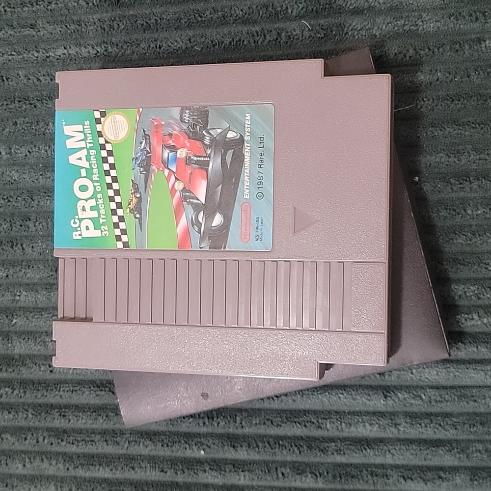 R.C. Pro-Am 32 Tracks of Racong Thrills